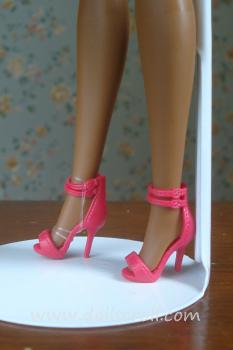 Mattel - Barbie - Fashionistas #080 - Cheerful Check - Petite - Poupée